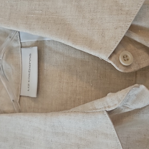 Linen untuck blouse, great neutral - Picture 4 of 7